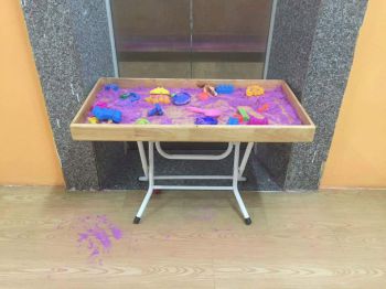 Bàn gỗ chơi cát